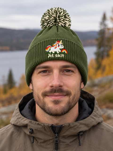 Ät skit – Hatitude Snowstar Oliv på modell