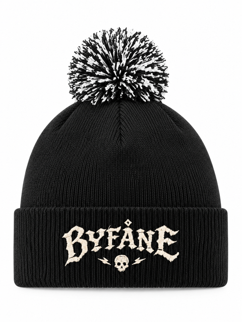 Byfåne – Svart Pom Pom Beanie