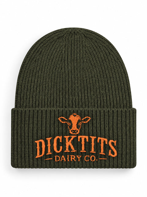 Dicktits Dairy Co. – Hatitude Oversized Cuffed Beanie Olivgrön, brodyr framifrån