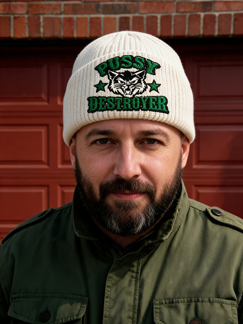 pussy-destroyer-oversized-cuffed-beanie-havre – korrekt personbild beställd av Niklas