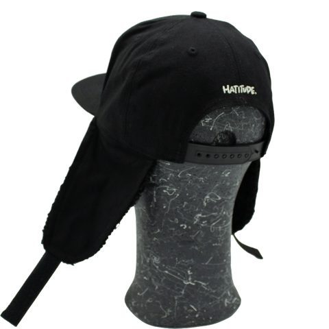Spark Swedish Kick – svart Apex Snapback med ørevarmere nedfelt, bakfra
