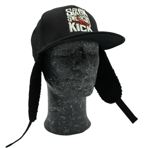 Spark Swedish Kick – svart Apex Snapback med ørevarmere nedfelt, høyre vinkel
