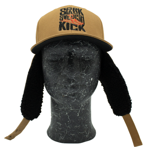 Spark Swedish Kick – brun Apex Snapback med ørevarmere nedfelt, forfra