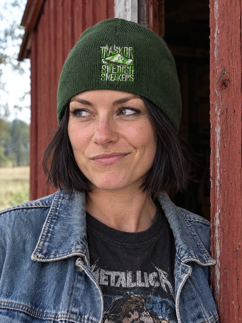 Träskor Swedish Sneakers – olivgrön Hatitude Beanie utan uppvik på person
