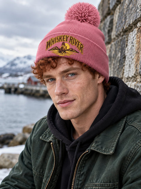 Whiskey River – Rosa Pom Pom Beanie, personbild